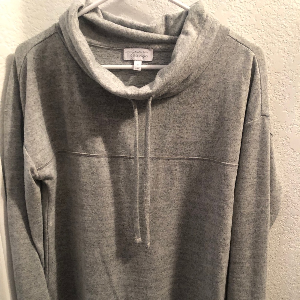 T by Talbots sweatshirt top